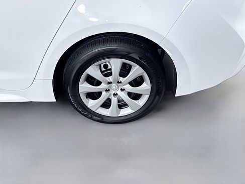 Used 2025 Toyota Corolla LE FWD image 20