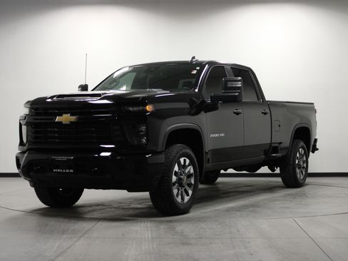 Used 2024 Chevrolet Silverado 2500 Custom image 8