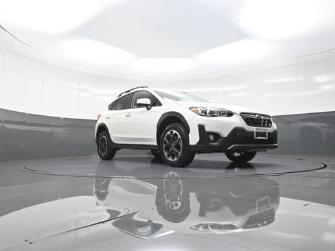 Used 2023 Subaru Crosstrek 2.0i Premium image 9