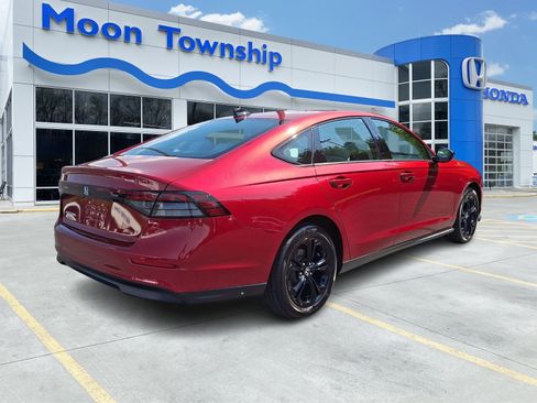 Used 2025 Honda Accord SE image 6