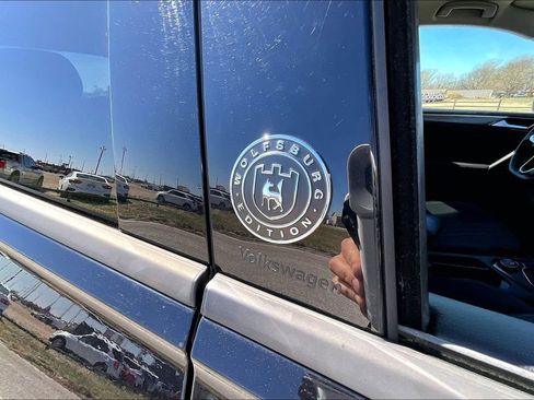 Used 2024 Volkswagen Tiguan SE image 10