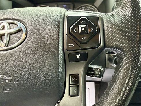 Used 2020 Toyota Tacoma TRD Off-Road w/ Technology Package image 20