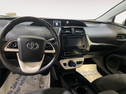 Used 2018 Toyota Prius Two image 13