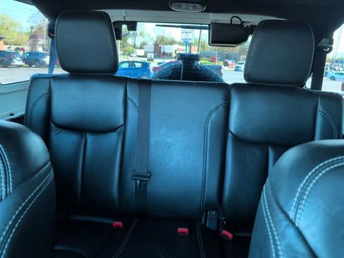 Used 2013 Jeep Wrangler Unlimited Rubicon w/ Connectivity Group image 29