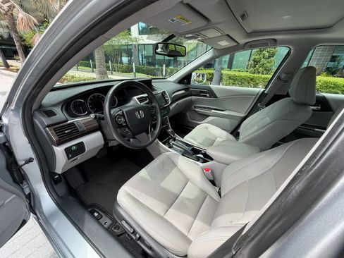 Used 2017 Honda Accord EX-L image 9