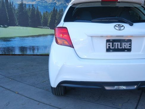 Used 2016 Toyota Yaris SE image 37