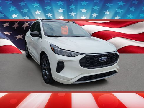 Used 2023 Ford Escape ST-Line w/ Tech Pack #1 FWD image 1