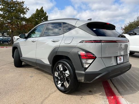 Used 2025 Hyundai Kona SEL image 8