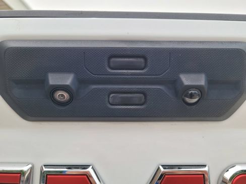 Used 2022 GMC Sierra 2500 AT4 AWD/4WD image 11