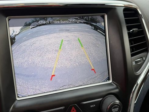 Used 2014 Jeep Grand Cherokee Overland image 20