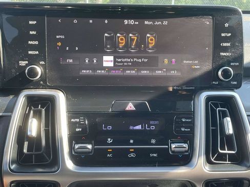 Used 2022 Kia Sorento S w/ Panoramic Sunroof Package FWD image 32