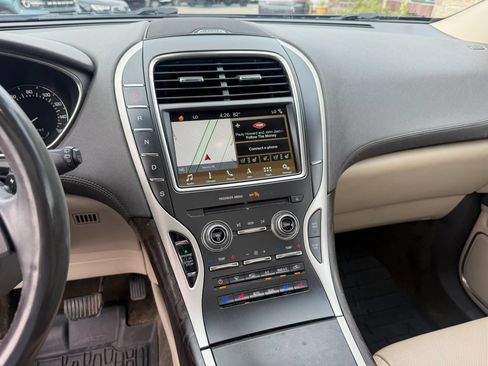 Used 2017 Lincoln MKX Reserve w/ Lincoln MKX Climate Package AWD/4WD image 21