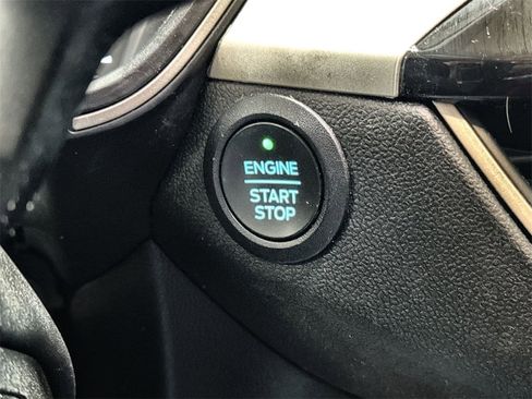 Used 2022 Ford Escape SE w/ SE Sport Appearance Package image 24