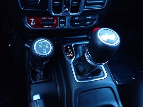 Used 2025 Jeep Wrangler Unlimited Rubicon 4xe image 22