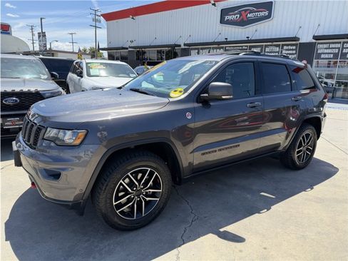 Used 2020 Jeep Grand Cherokee Trailhawk w/ Interior Metal Package AWD/4WD image 10