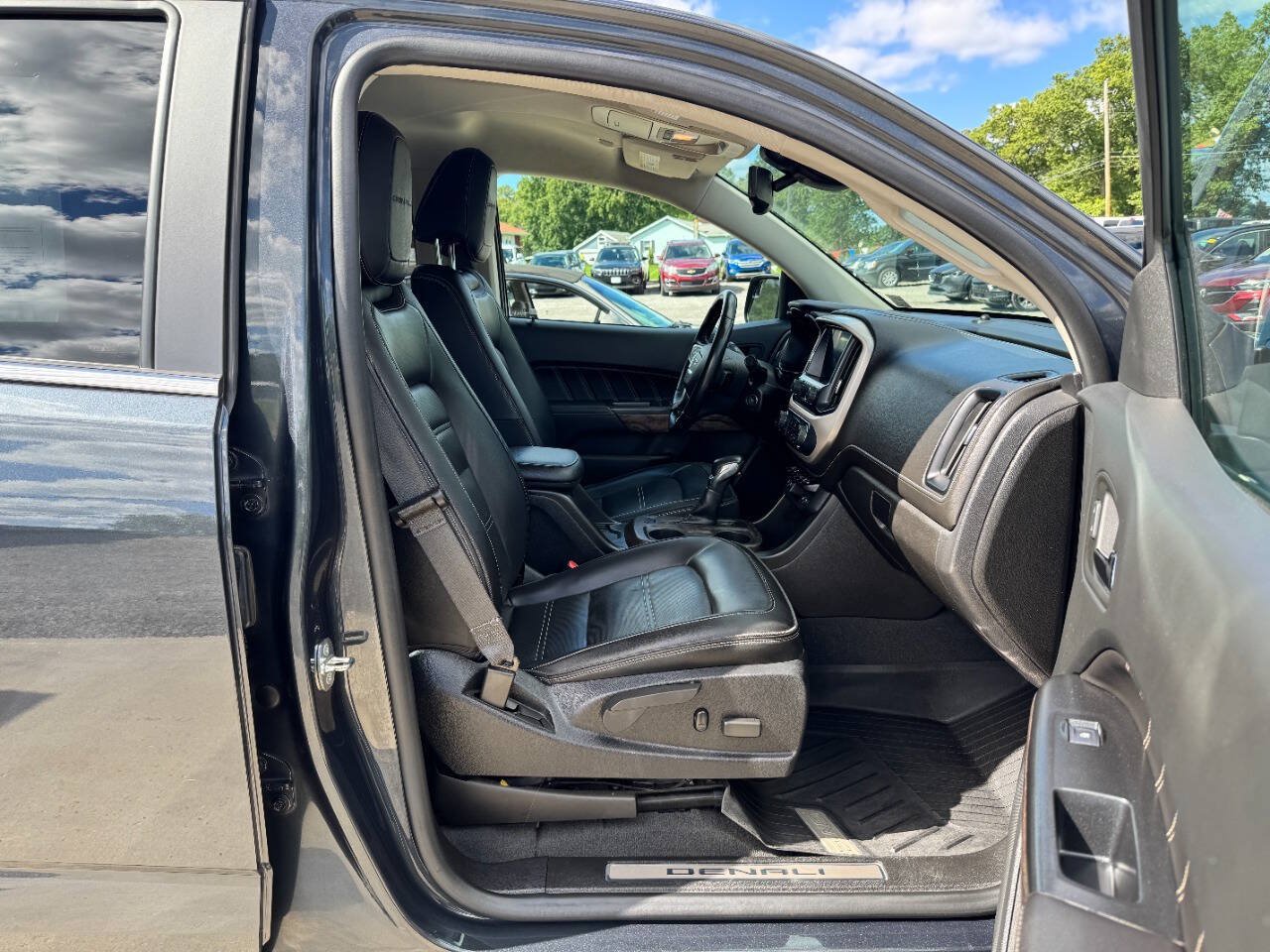 Used 2022 GMC Canyon Denali AWD/4WD image 10