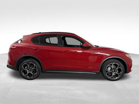 Used 2023 Alfa Romeo Stelvio Ti AWD/4WD image 6