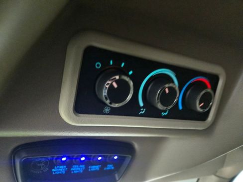 Used 2023 GMC Savana 2500 image 27