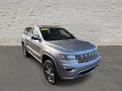 Used 2021 Jeep Grand Cherokee Overland image 3