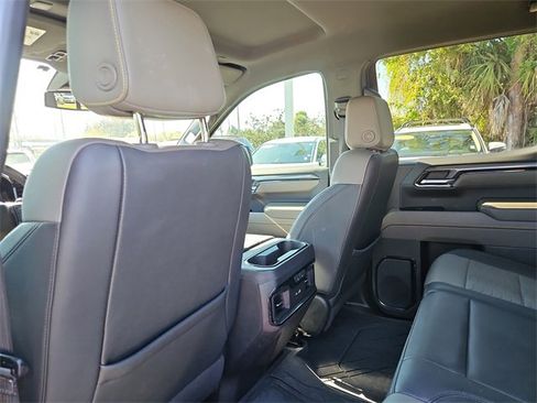 Used 2022 Chevrolet Silverado 1500 ZR2 image 11