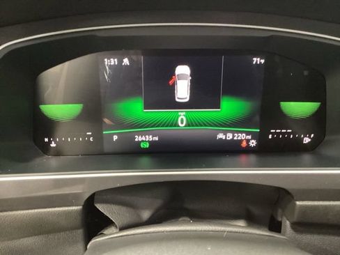 Certified 2024 Volkswagen Tiguan SE R-Line AWD/4WD image 9