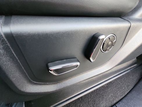 Used 2022 Ford F450 Platinum w/ FX4 Off-Road Package image 14