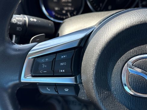 Used 2019 MAZDA MX-5 Miata RF Grand Touring image 18