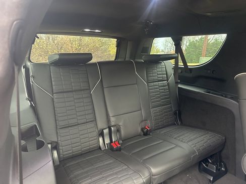 Used 2025 Cadillac Escalade ESV V w/ LPO, ONYX Package image 58