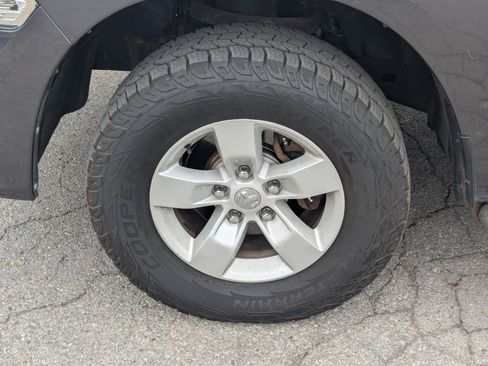 Used 2018 RAM 1500 Express image 34