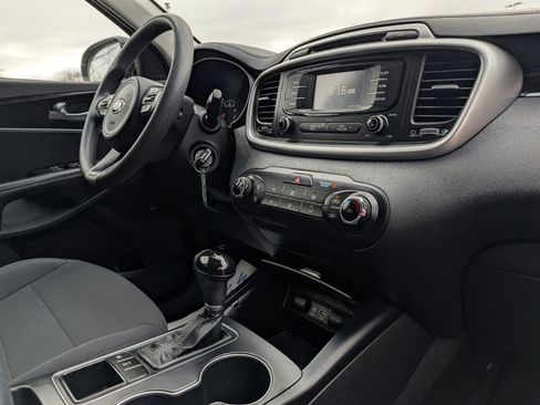 Used 2017 Kia Sorento AWD image 20