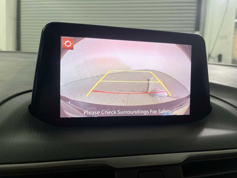 Used 2018 MAZDA MAZDA3 Touring image 23