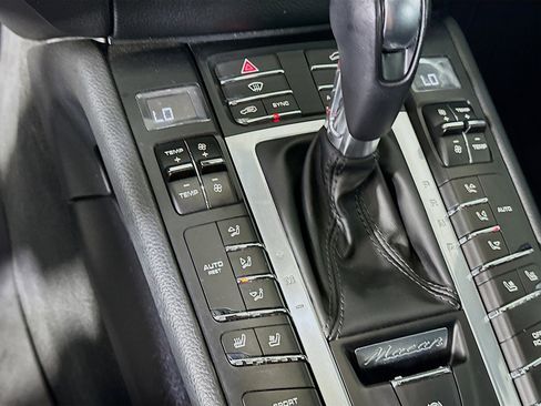 Used 2018 Porsche Macan AWD image 23