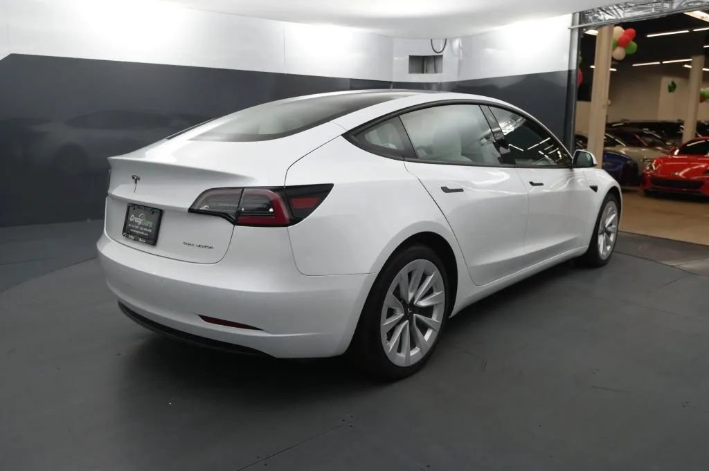 Used 2022 Tesla Model 3 Long Range AWD/4WD image 4