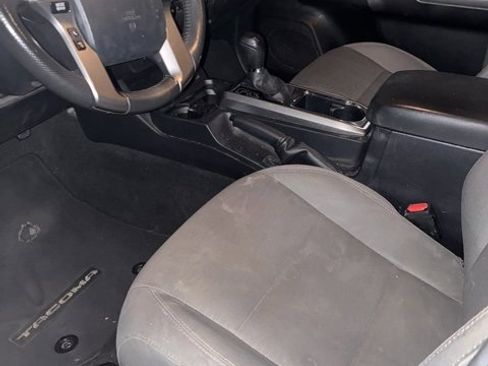 Used 2017 Toyota Tacoma SR5 image 4