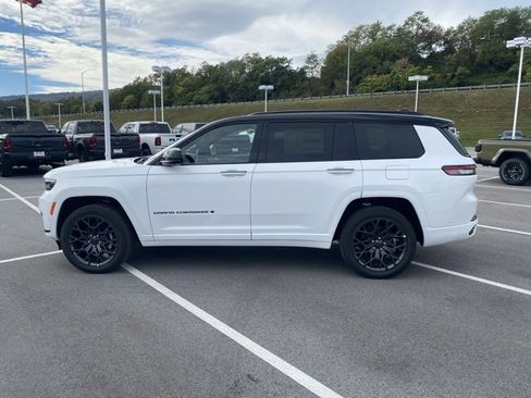 New 2025 Jeep Grand Cherokee L Summit image 4