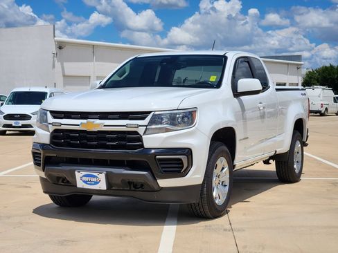 Used 2022 Chevrolet Colorado LT w/ Fleet Safety Package AWD/4WD image 3