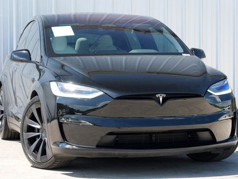 Used 2023 Tesla Model X image 4