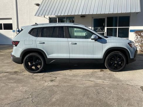 New 2026 Volkswagen Taos SEL AWD/4WD image 2