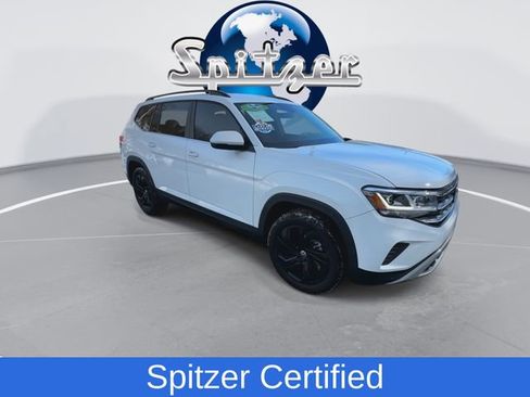 Used 2023 Volkswagen Atlas SE image 2