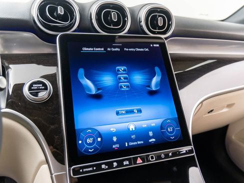 New 2025 Mercedes-Benz GLC 350e 4MATIC image 27