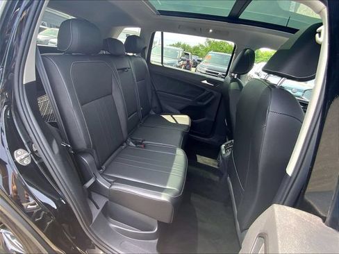 Certified 2023 Volkswagen Tiguan SE w/ Panoramic Sunroof Package AWD/4WD image 22