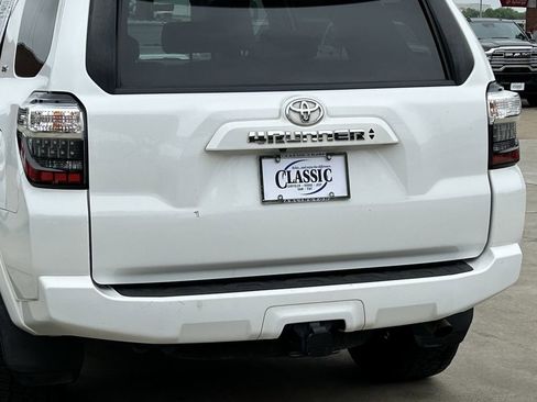 Used 2021 Toyota 4Runner SR5 Premium w/ Moonroof Package RWD image 6