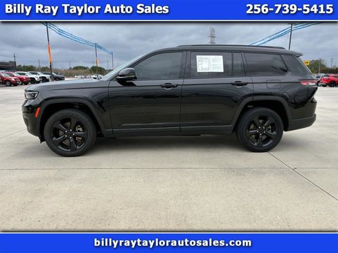 Used 2023 Jeep Grand Cherokee L Laredo image 1