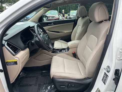 Used 2017 Hyundai Tucson Value AWD/4WD image 9