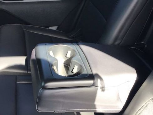 Used 2024 Ford Explorer XLT w/ Equipment Group 202A image 15