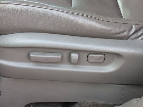 Used 2012 Honda Odyssey Touring Elite image 17