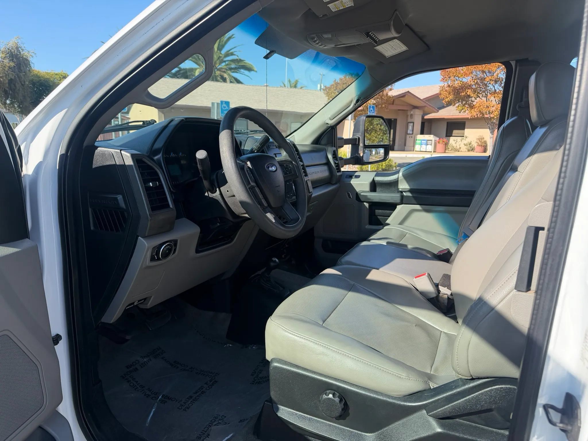 Used 2017 Ford F550 4x4 SuperCab Super Duty w/ Power Equipment Group image 14