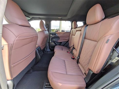 New 2025 Mitsubishi Outlander SEL image 15