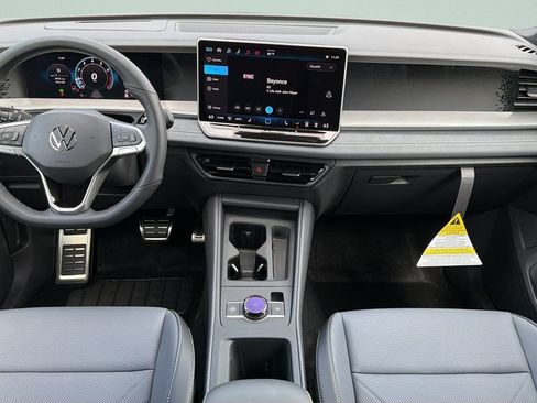 New 2026 Volkswagen Tiguan SE R-Line FWD image 10