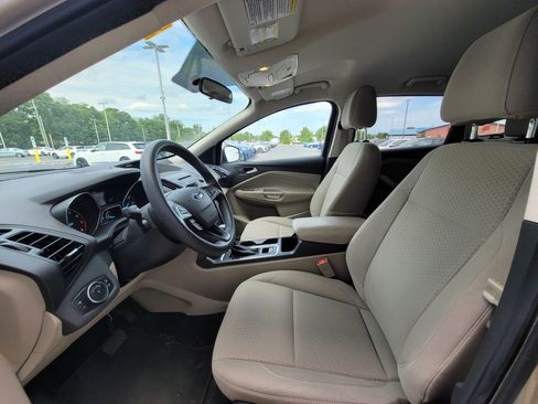 Used 2017 Ford Escape SE FWD image 11